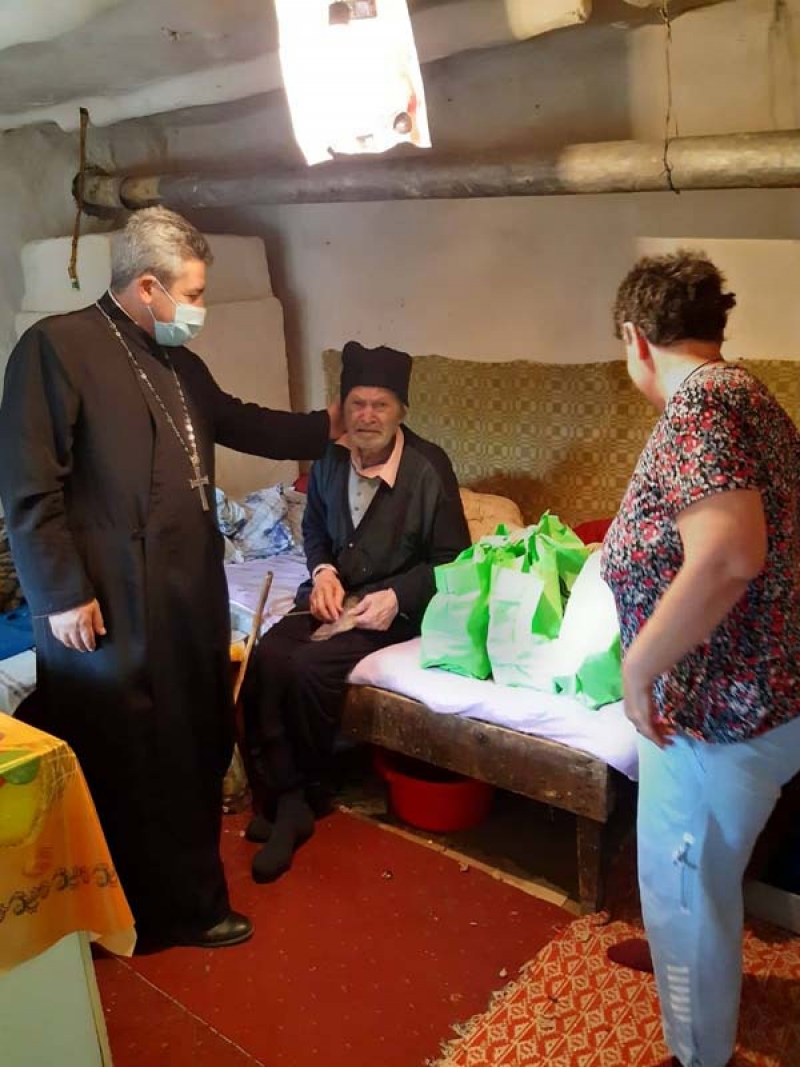 Ajutoare donate de catre societatea Romstal in data de 16.06.2020 batranilor nevoiasi ai parohiei noastre
